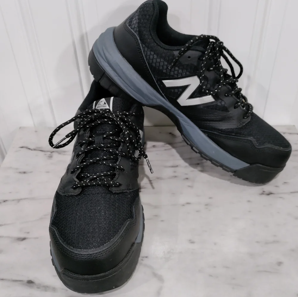 EUC New Balance steel toe men's black industrial work sneakers size 10